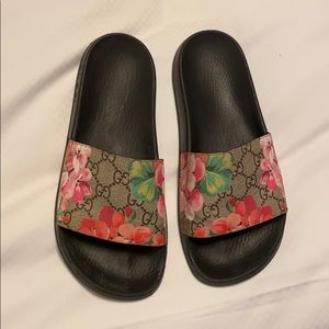 Authentic Gucci GG Blooms supreme slide sandals- 8
